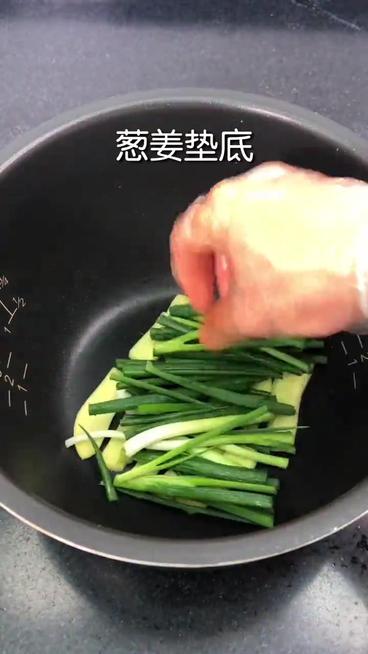 偷偷告诉你,鸡翅这样做真的很好吃,刚上桌就被抢光了!