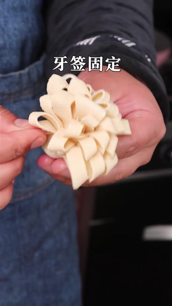 豆皮这样做,秒杀街边小吃,招待客人也倍有面子