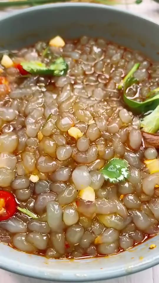 各个地方叫的都不一样,我们叫娃娃鱼,你们呢?