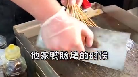 #发现宝藏美食小店是什么体验#希望小吃街这些有趣又好吃的小店能一直在哦!泰华小吃街南头老街