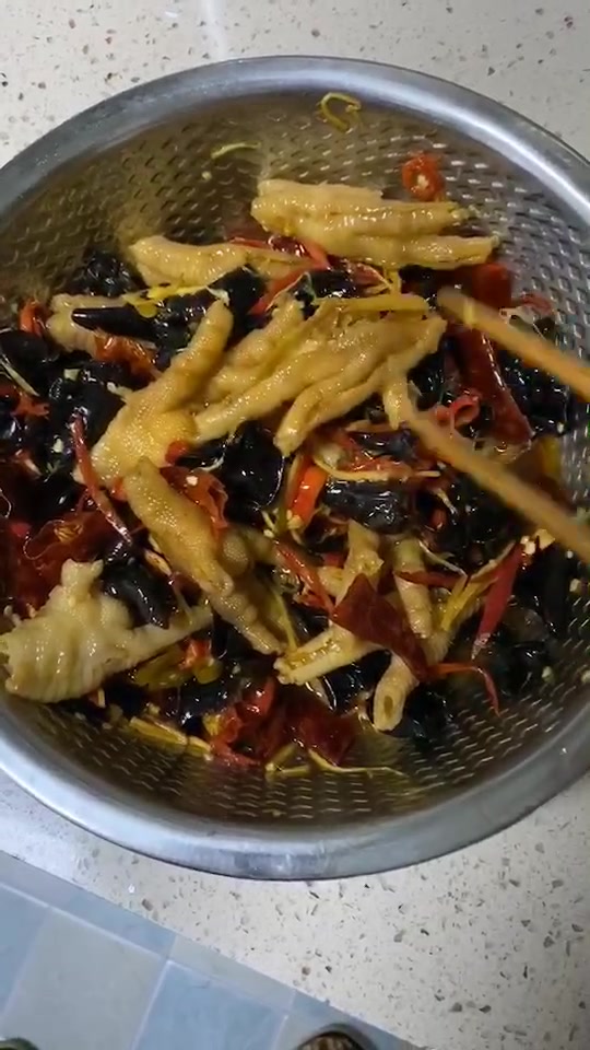 自做的无骨鸡爪,有喜欢的朋友吗