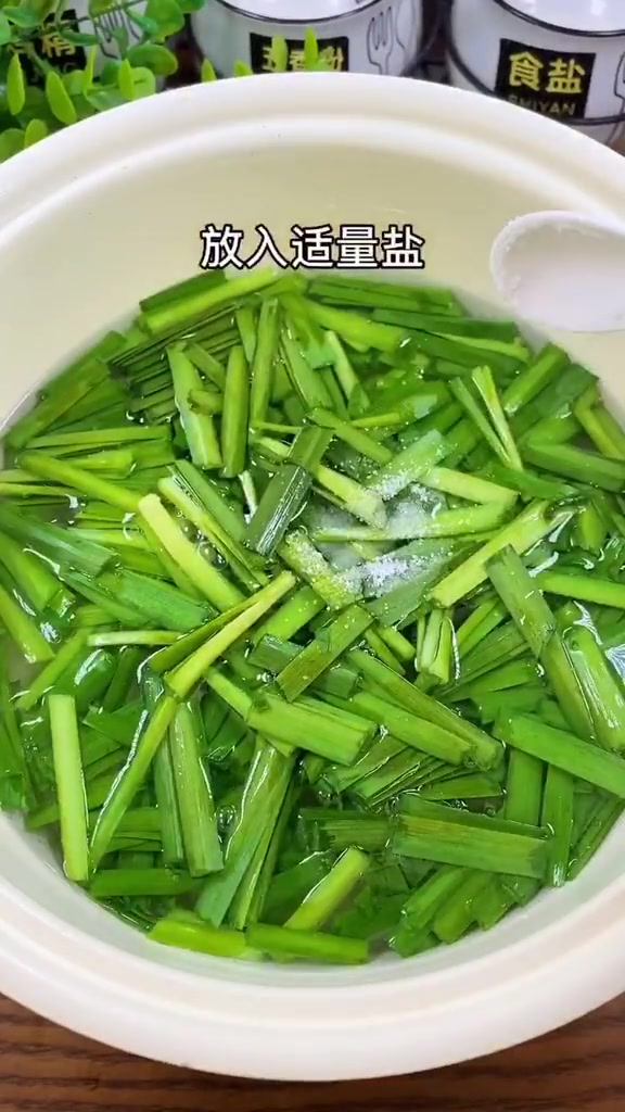 韭菜蛋花汤,改善便秘,你会怀疑你家称坏掉了