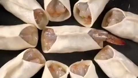 #妈妈最喜欢的食物#整只虾抱蛋煎饺,早餐吃它太完美了!