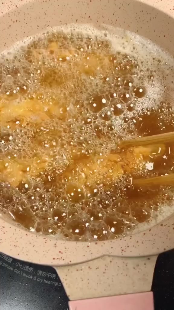 媲美肯德基的香酥炸鸡翅,在家就可以做,做法非常简单