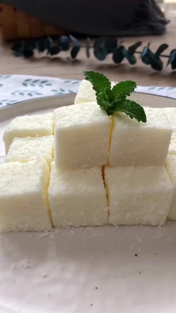 椰蓉牛奶小方,超级丝滑Q弹,懒人甜品,做法真的太简单了!