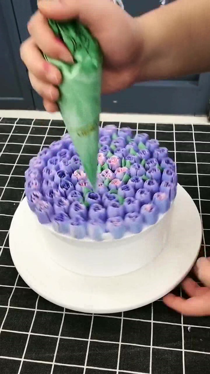 520快要到了,浪漫唯美表白款蛋糕,没对象的请自动忽略这个视频