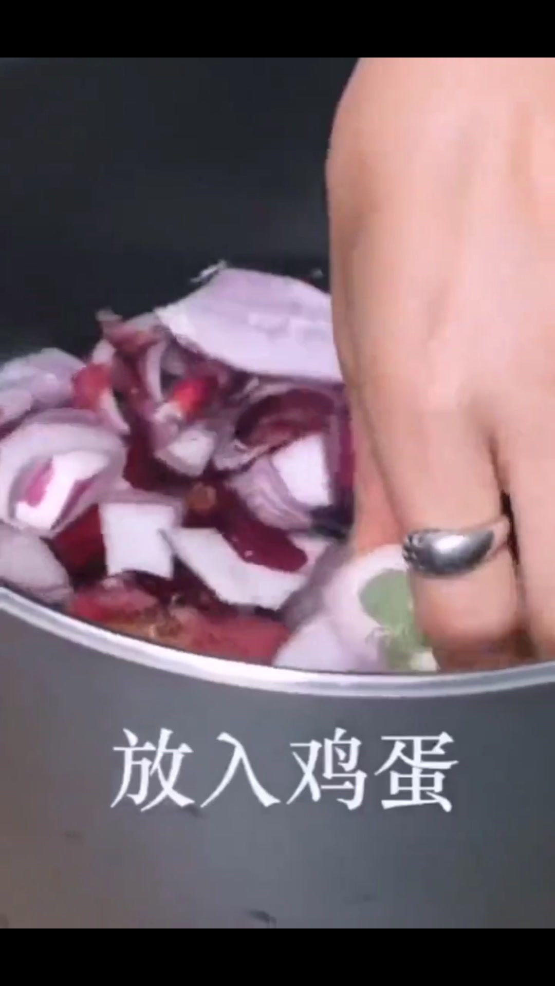 花点小心思就能让普通鸡蛋变成超好看的「春色煮鸡蛋」