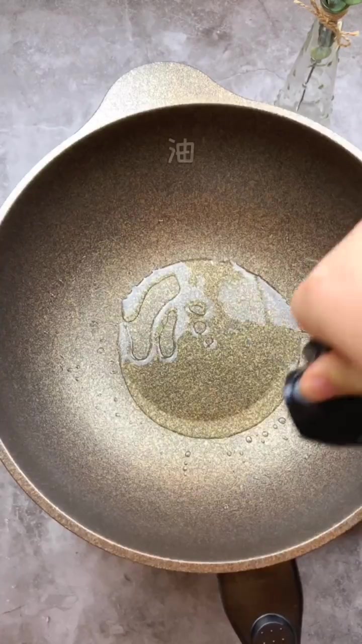 接地气的毛豆鸡丁偷偷告诉你们,就这这道菜,我能吃三碗米饭