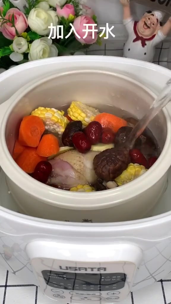 鸡汤这样熬,汤鲜味美,好喝又营养,给家人安排起来吧