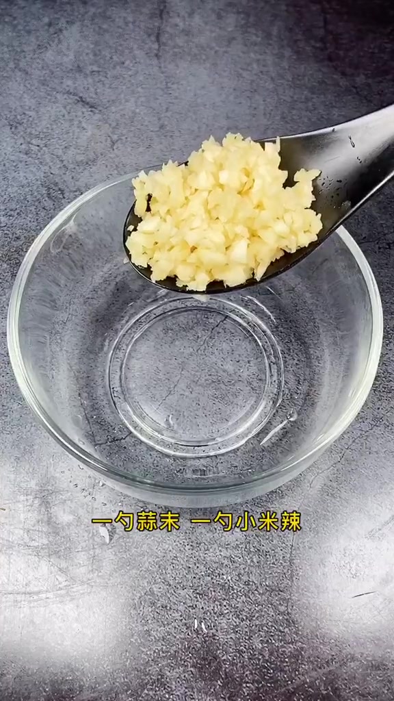 生蚝最鲜美的做法一定要清蒸,掌握好时间是关键!