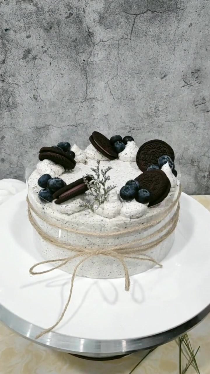 雪顶海盐生日蛋糕,奥利奥蓝莓,怪味黑色系甜品,有同学喜欢吗?