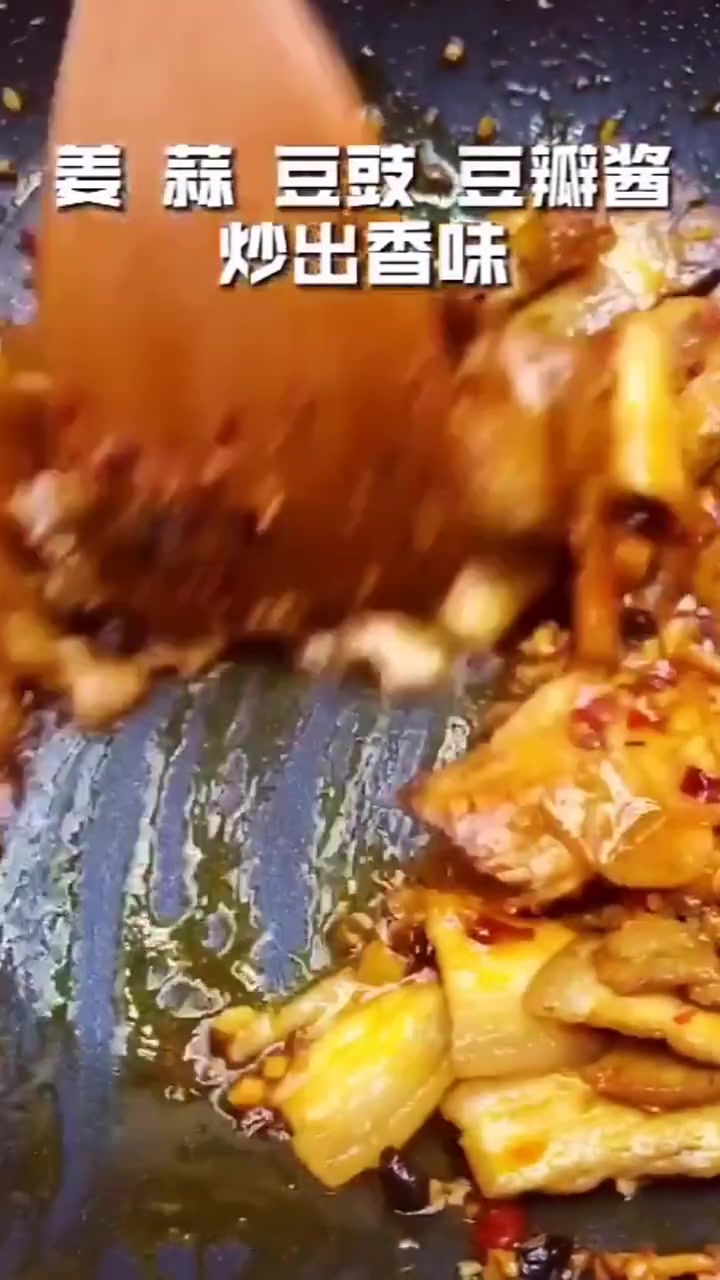 回锅肉的家常做法,肉烂鲜香,肥而不腻