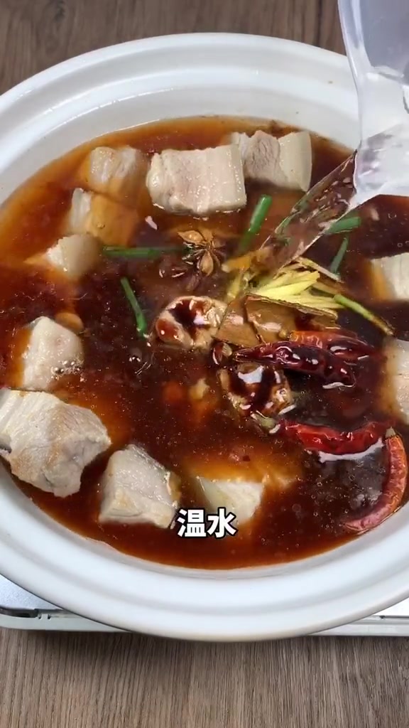 五月多吃红烧肉,六月一定会变瘦,教你祖传红烧肉做法!