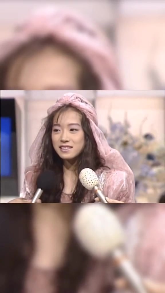 中森明菜,恐怕也只有明菜的颜值撑的起衣服!