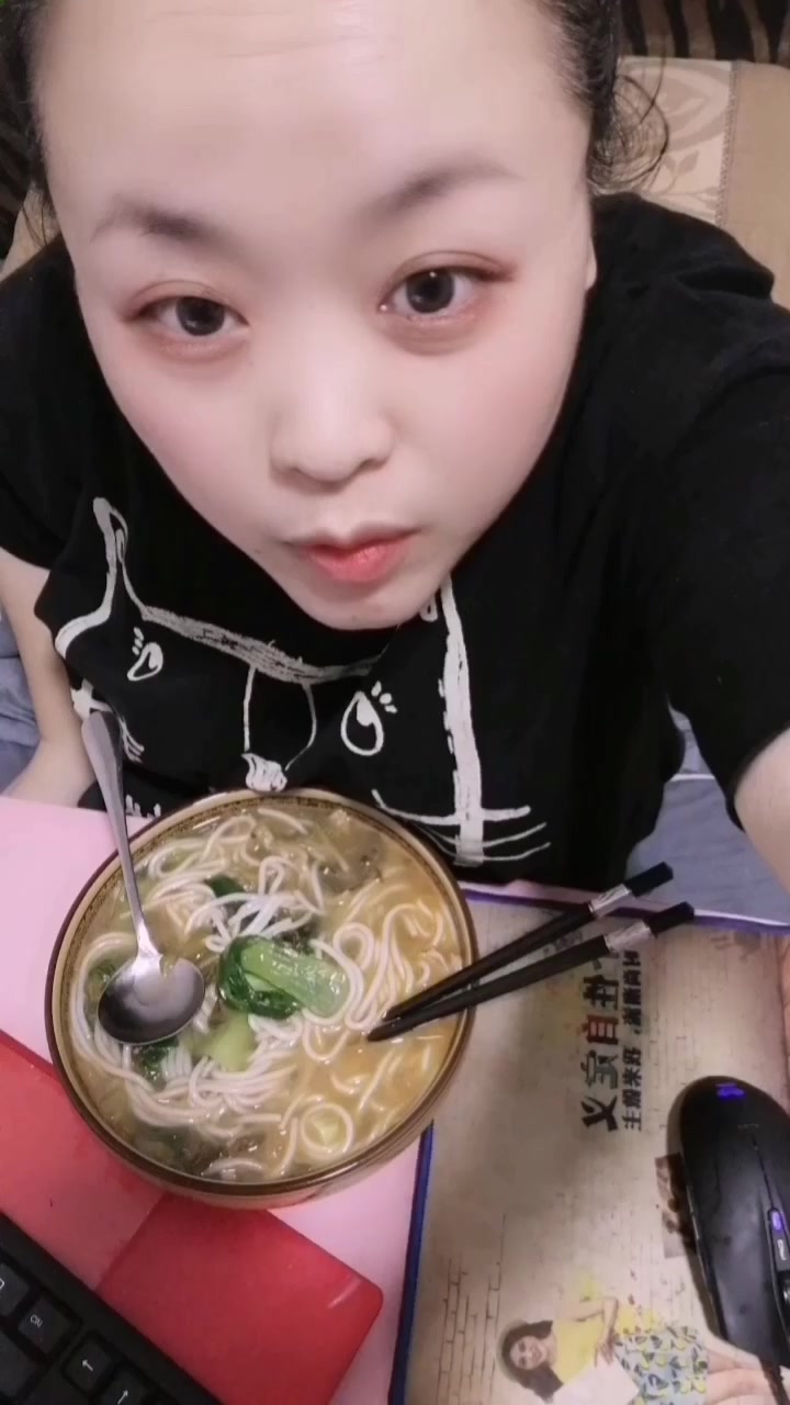 五元食材自制福建人经典早餐美食:牛肉酸菜水粉!