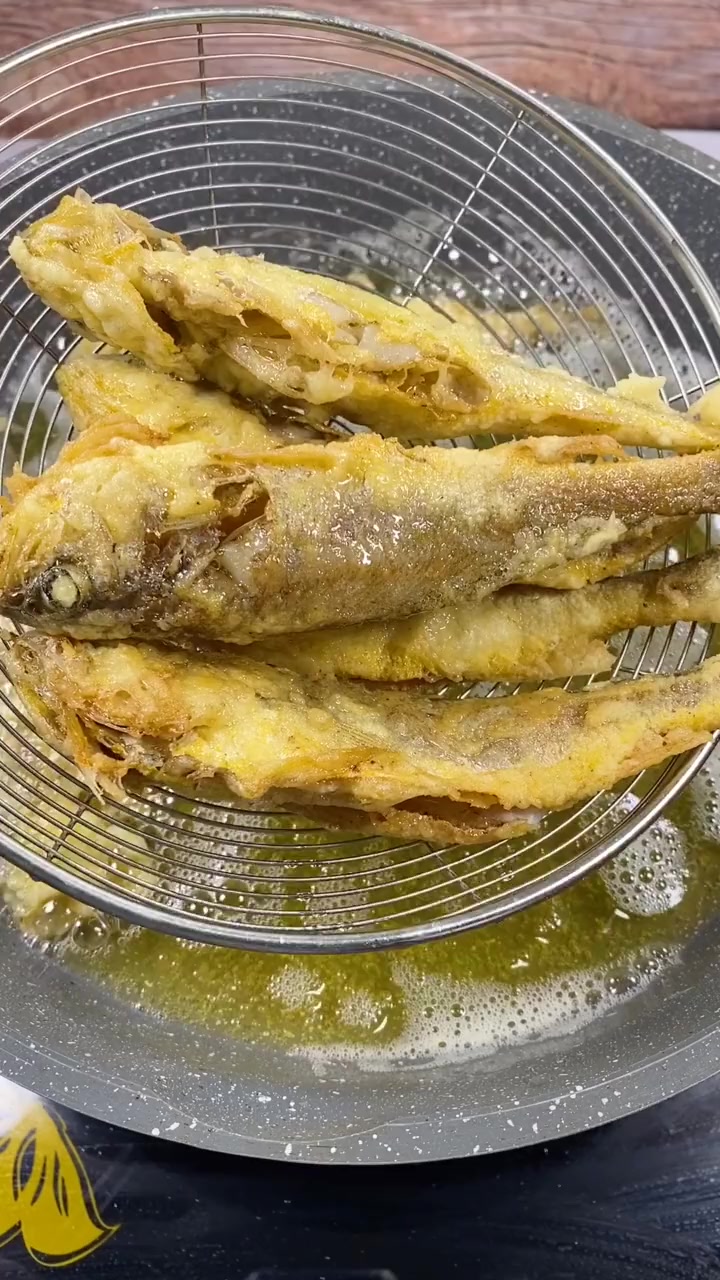 干炸小黄鱼,鲜香酥脆外焦里嫩,简单好学,味道好
