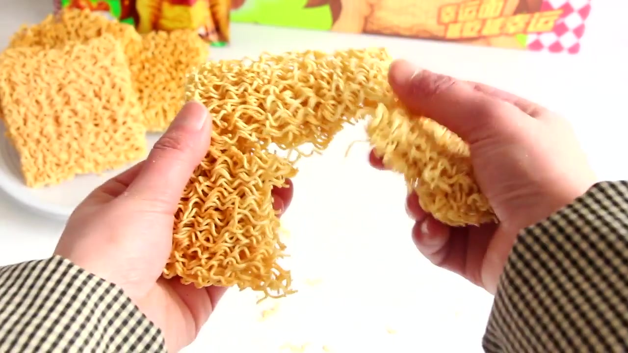 派力特清真超辣火鸡面掌心点心面脆面干脆面干吃面方便面26g*90包