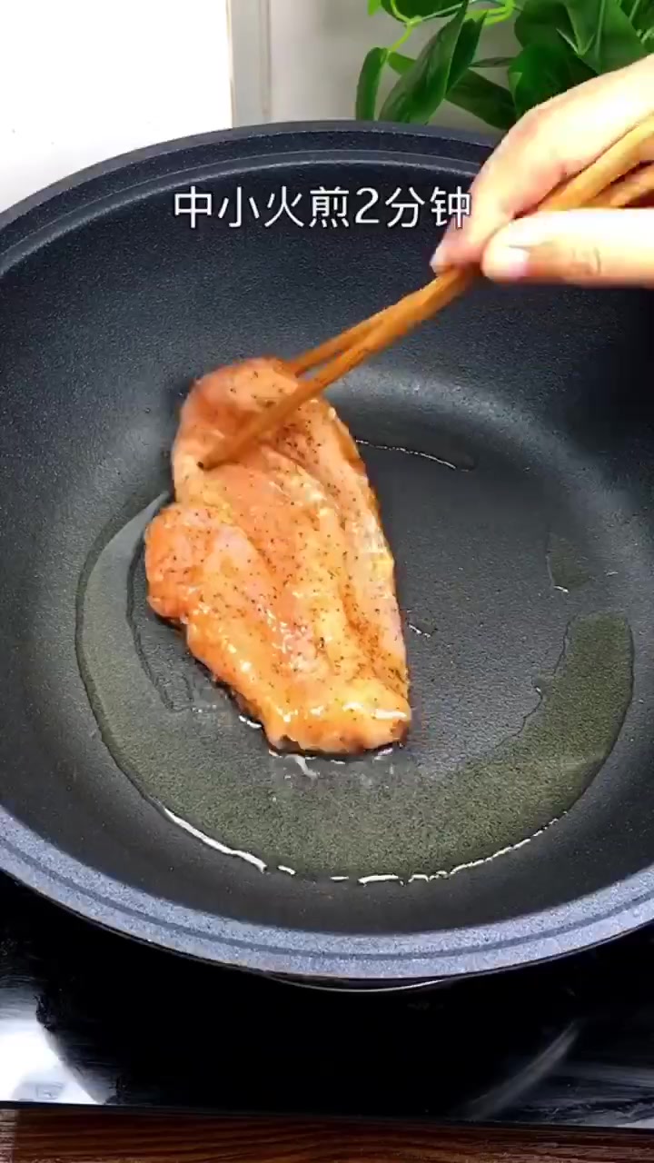 “食物恋”黑椒鸡排,自己在家做!鲜嫩多汁,高营养低热量!
