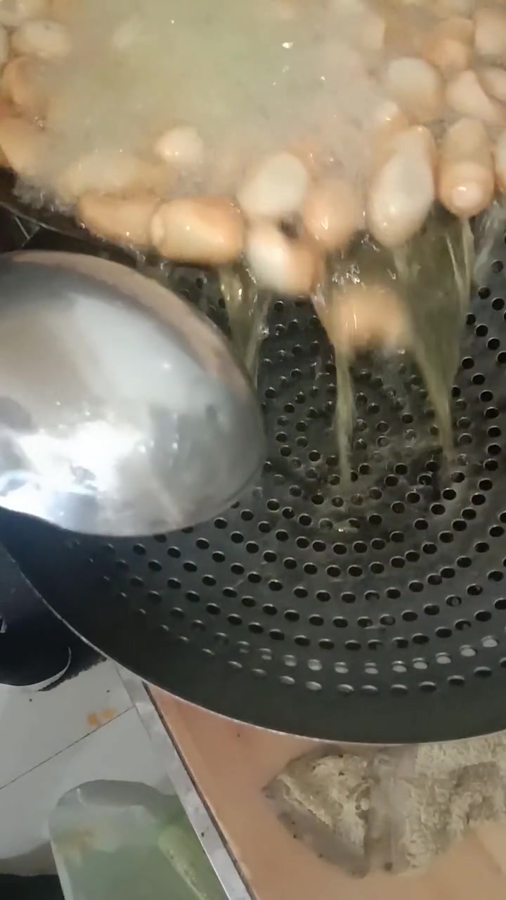 墨鱼肠炒鸡蛋,这样的家常菜吃着特别舒心