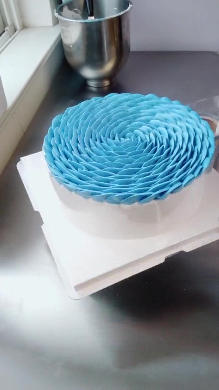 师傅,你直接出个价吧,这蛋糕我出1000卖不卖?卖的话当我没问过