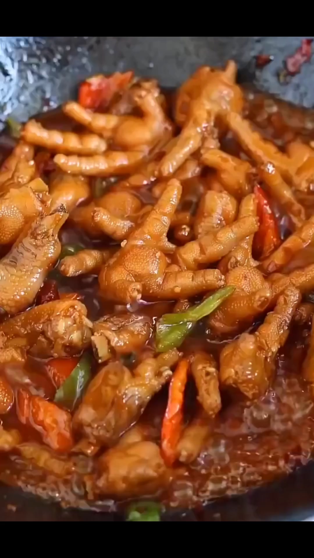 「香辣红烧鸡爪」辣辣的,超入味,忍不住想多吃 舌尖上的世界