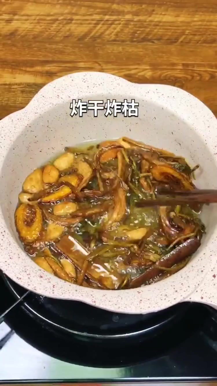 这个秘制辣椒油,拌面,拌菜,炒菜怎么吃都香!