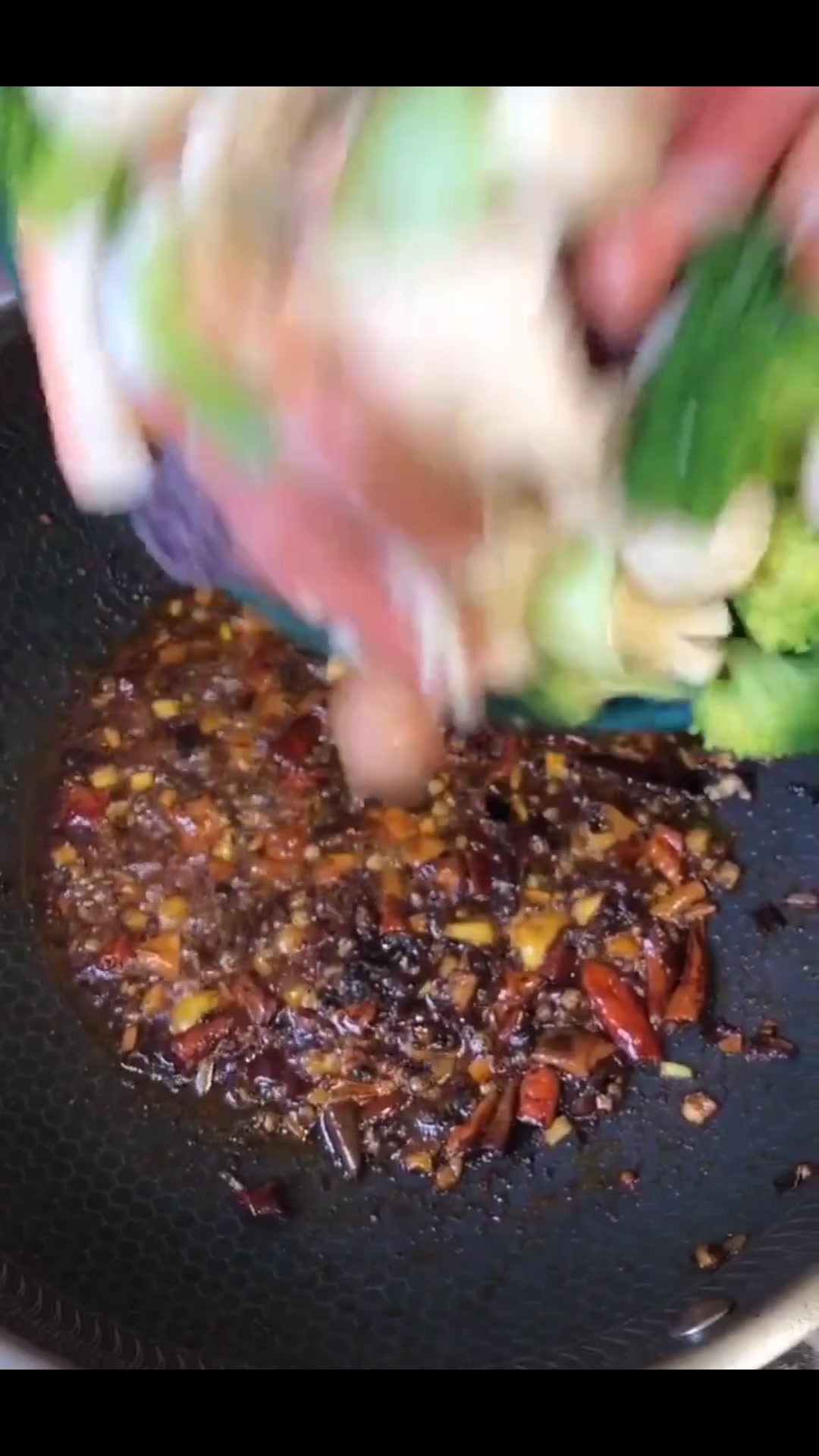 自制的麻辣香锅,太有食欲了,食材随意搭配 你学会了吗?