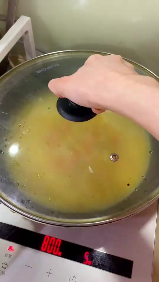 没法出去吃饭,只能自制了。幸福的咖喱饭!