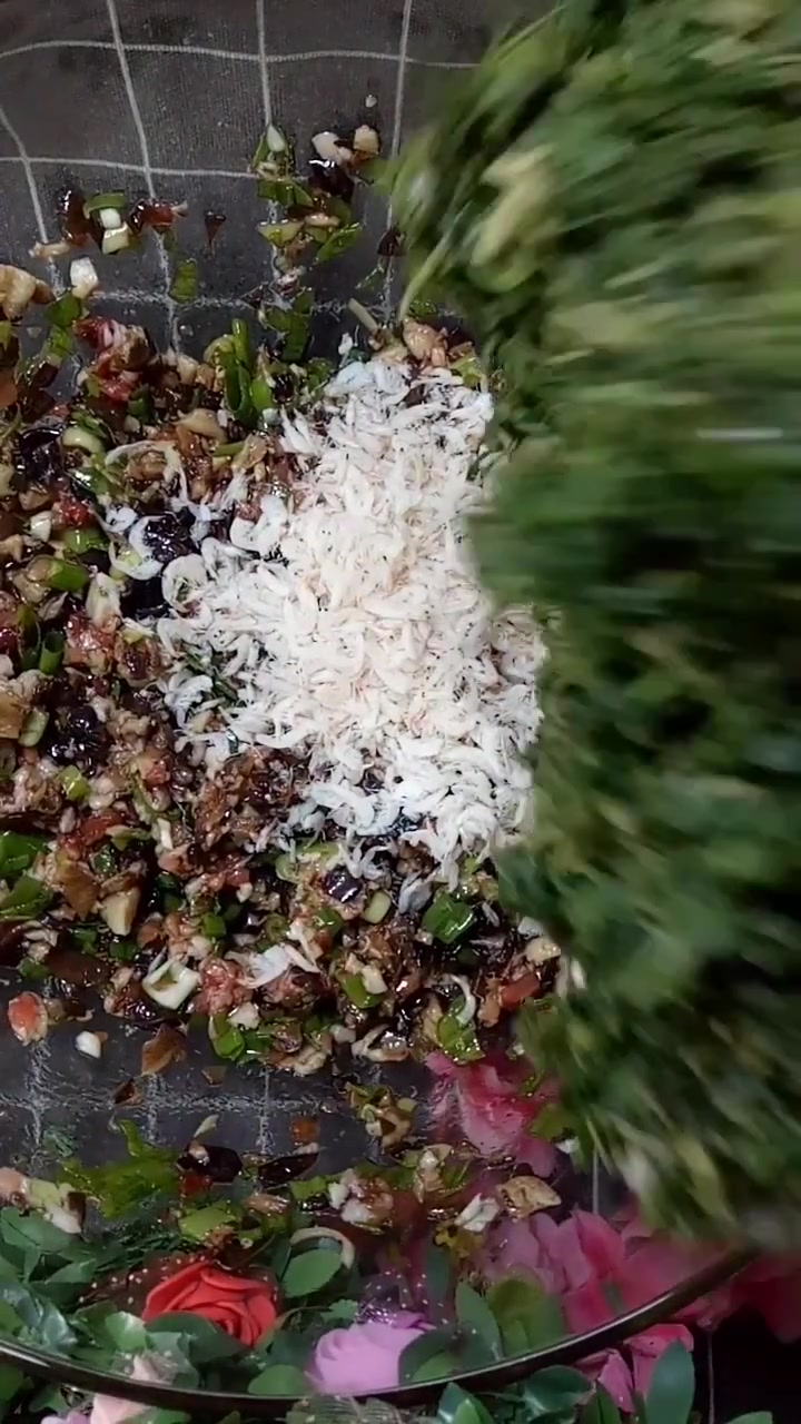 灰灰菜大包子的做法教程,想吃的赶紧学起来!