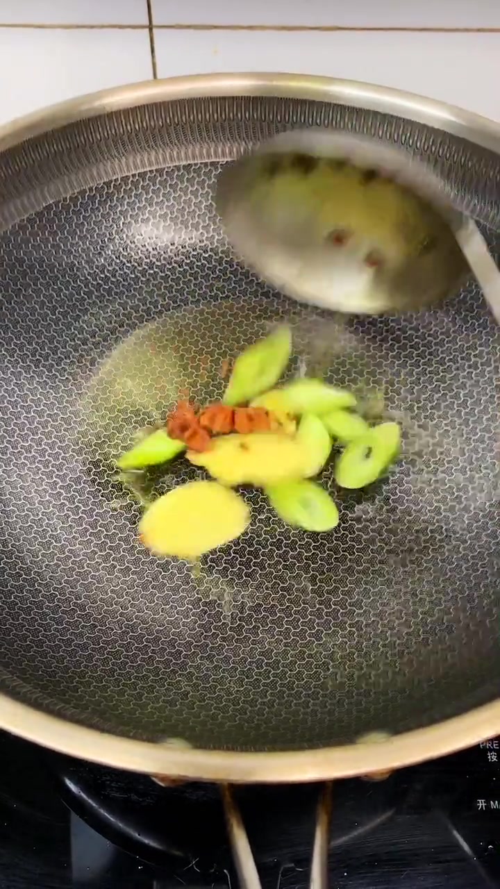 猪蹄海带黄豆汤,老好喝了
