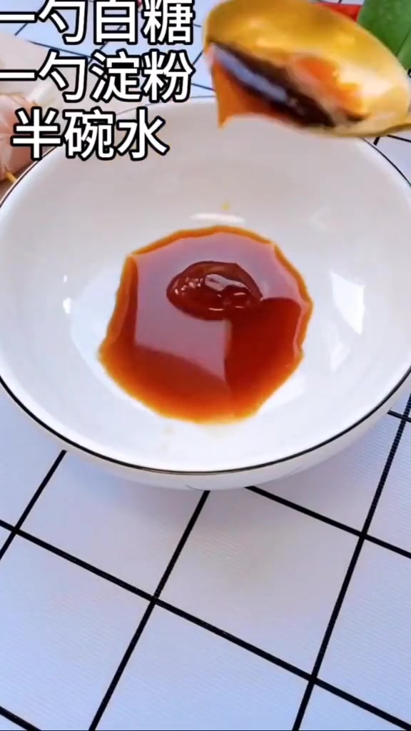 在家吃个小烧烤之培根卷金针菇～嗯～太香了,闻这味道就爱了