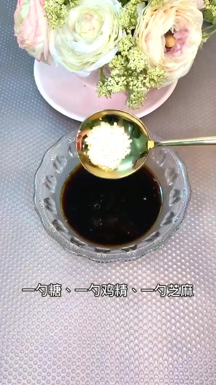 恭喜你看完这个视频再也不用在外面排队吃蒸虾啦,细节看清楚!
