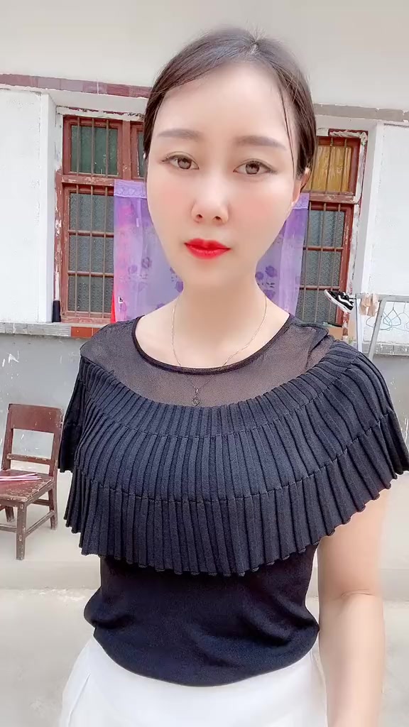 简单可爱,大方质朴的女孩