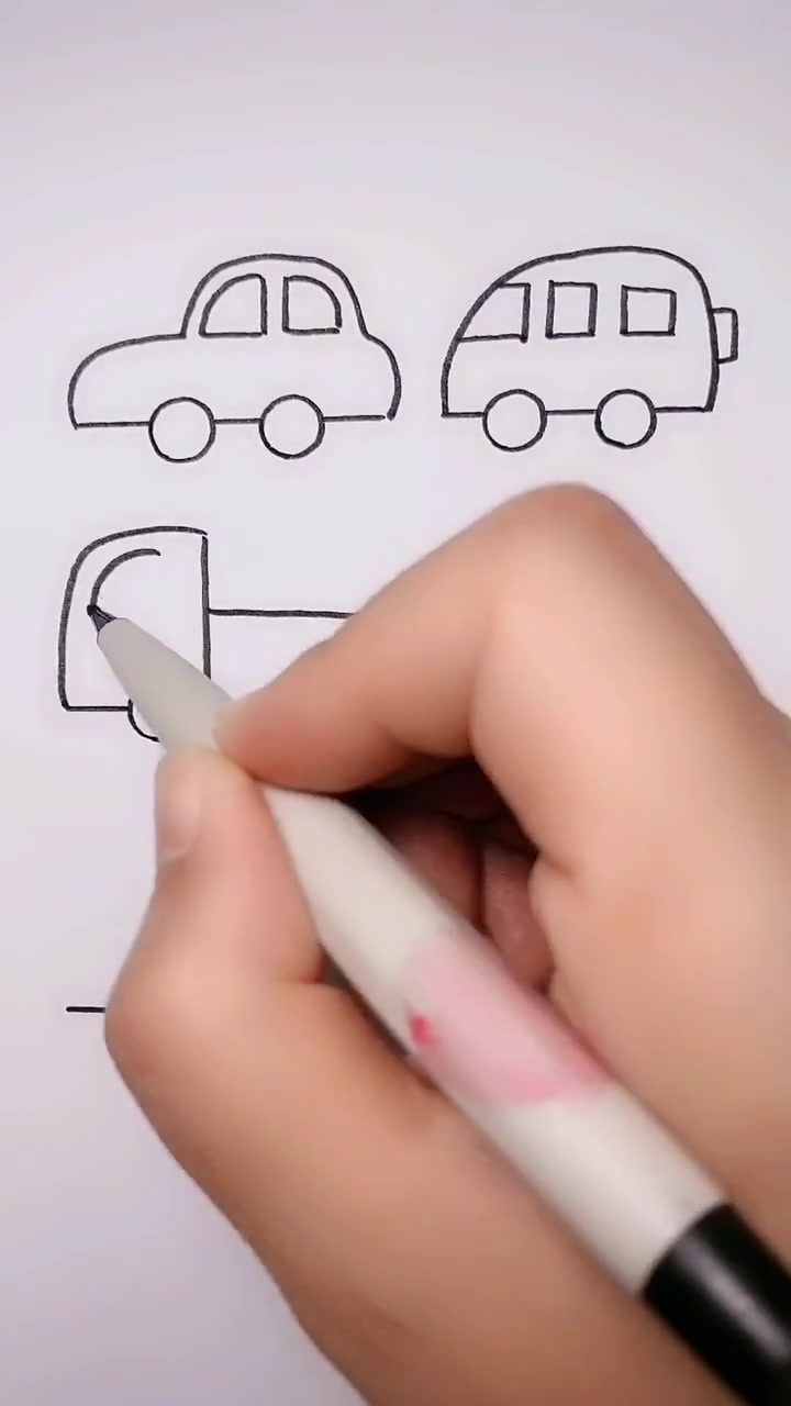 男孩子都喜欢的小汽车简笔画,妈妈赶紧学起来,教给宝宝吧