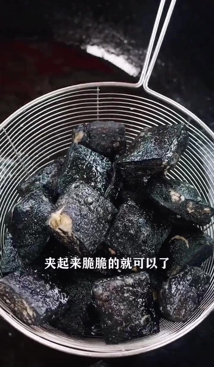 让人欲罢不能的长沙臭豆腐,做法超简单,2块钱搞定,不比卖的差