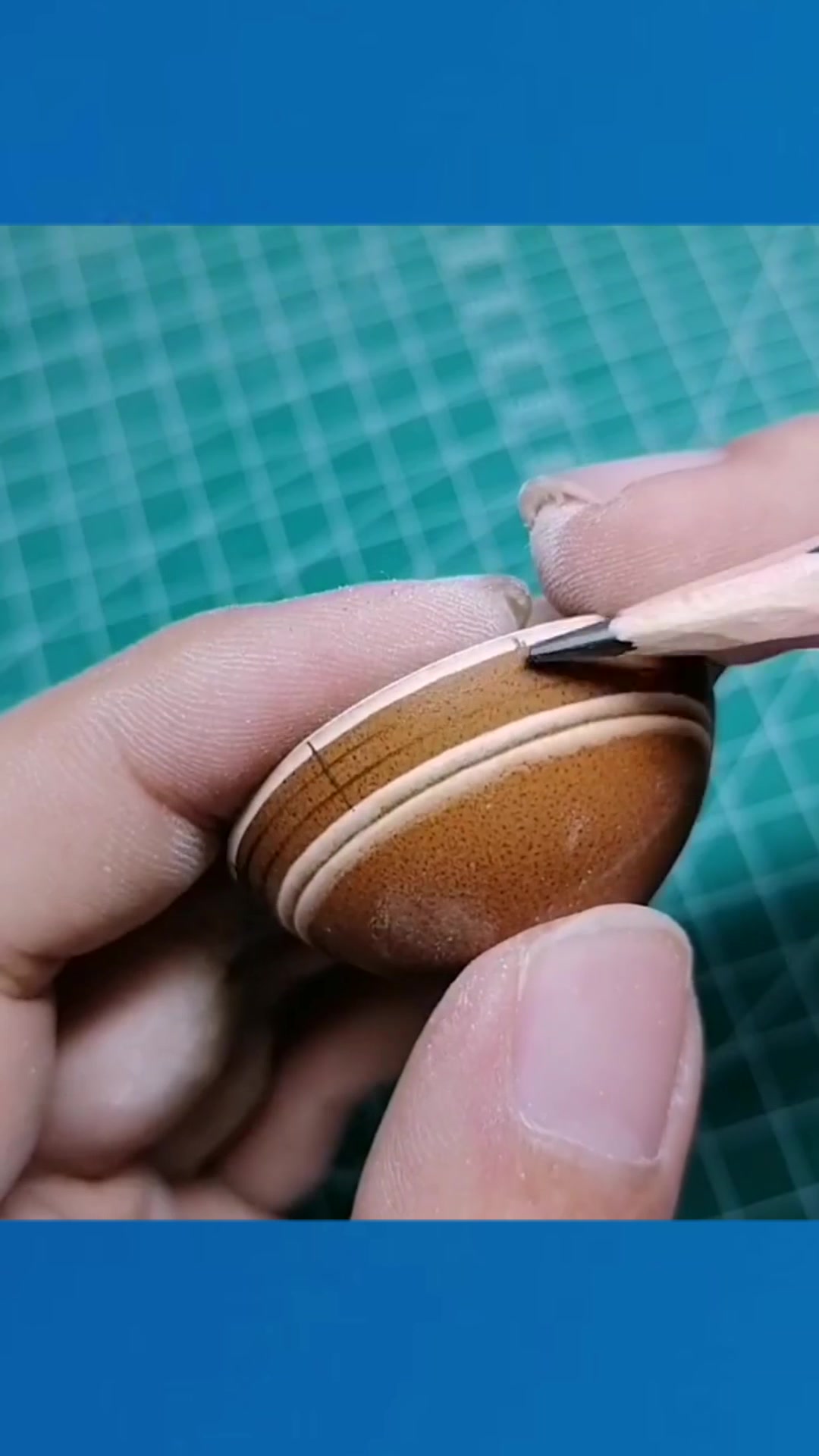 手工匠人技艺高,鸡蛋壳上雕刻哪吒,形象生动逼真,画像惟妙惟肖