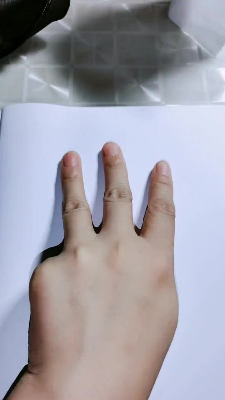 简笔画:双层生日蛋糕