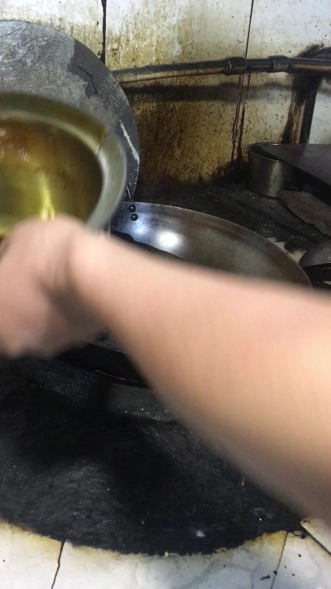麻辣石锅鮰鱼的做法