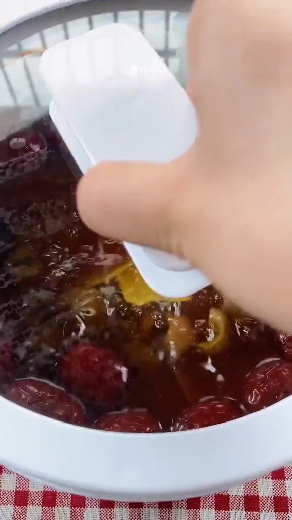 女孩子一定要喝的元气汤,一周两次,一定要上午喝,补血养颜 !