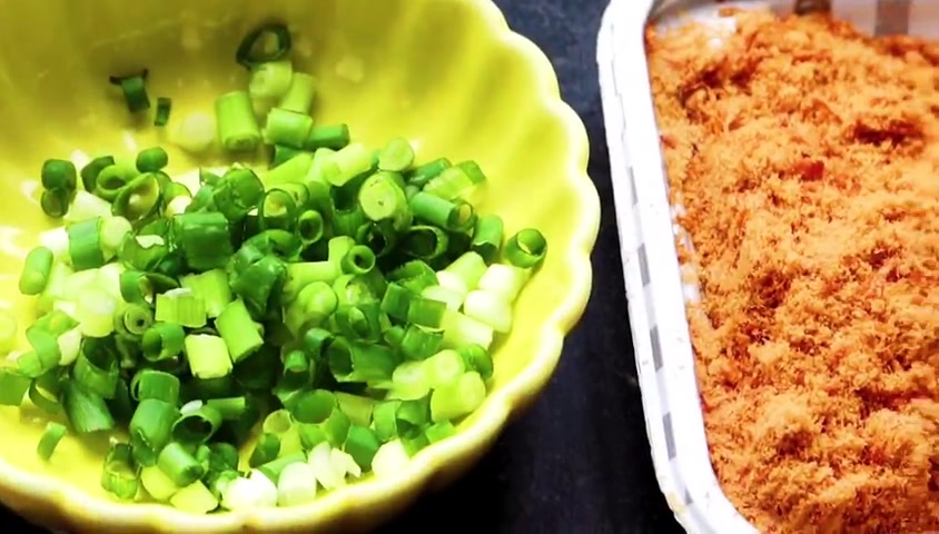 #网红菜谱大赏#没有奶油也能做好吃的蛋糕卷,超厚香葱肉松卷,甜中带咸好好吃!烫面做法不怕开