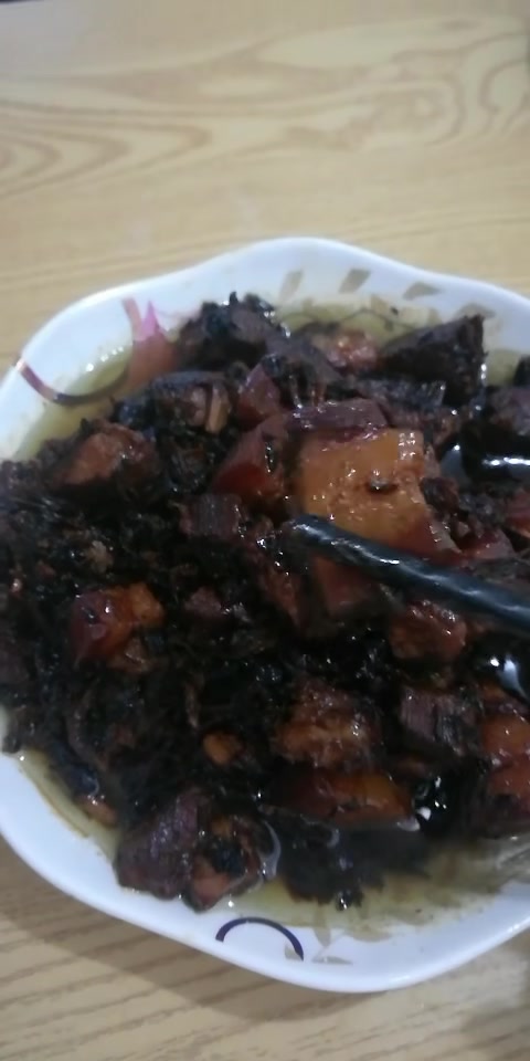 今天又多吃两碗饭了,梅菜干红烧肉,就你了