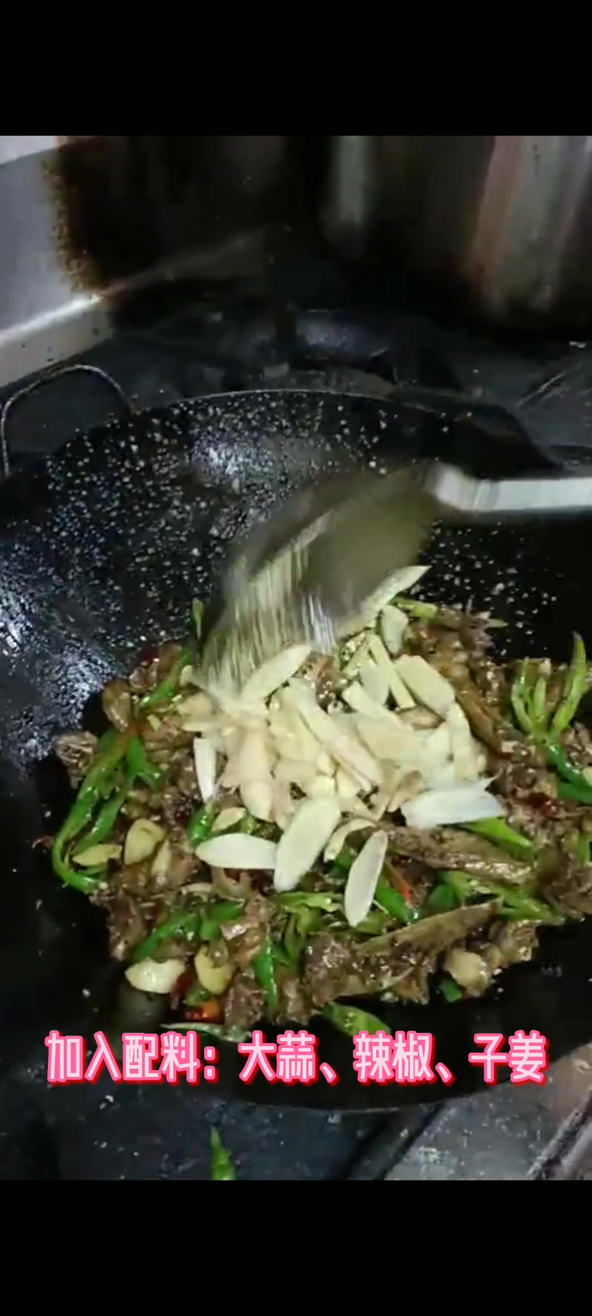 湖南武冈血酱鸭的家常做法,连配料都超级美味,一次能吃三碗饭
