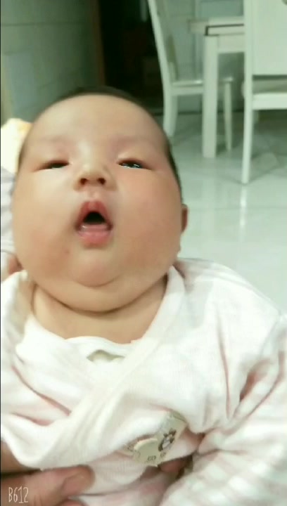我家的小宇宙今天40天了,你们猜是男生还是女生