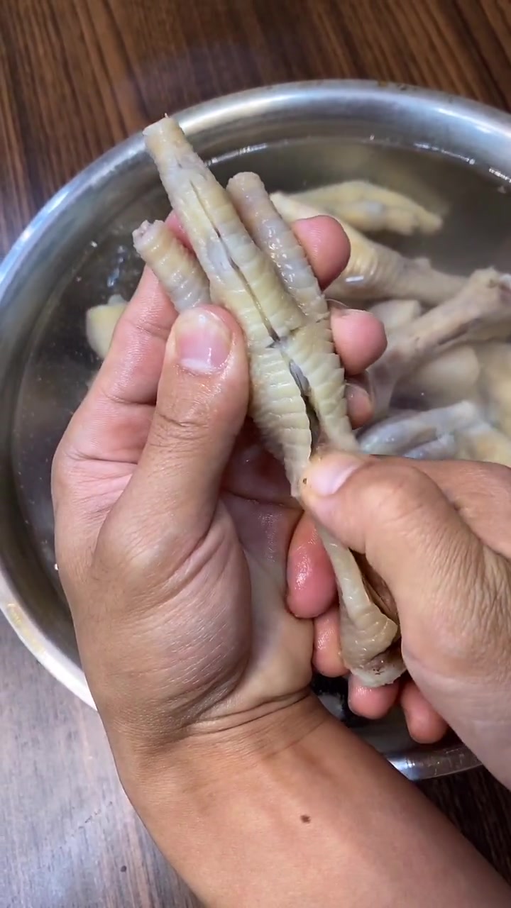 网红美食酸辣柠檬鸡爪,看一遍就会,学会摆摊去吧!