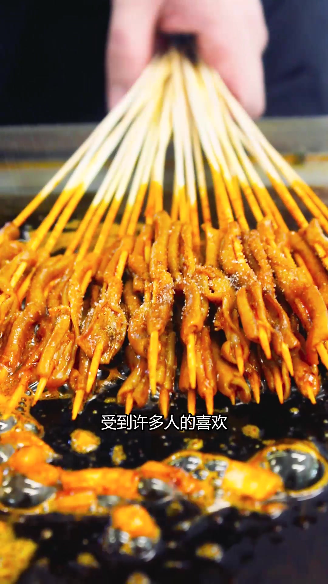 适合摆摊的小吃项目,铁板鸭肠配方来了,味道鲜美,嚼劲十足