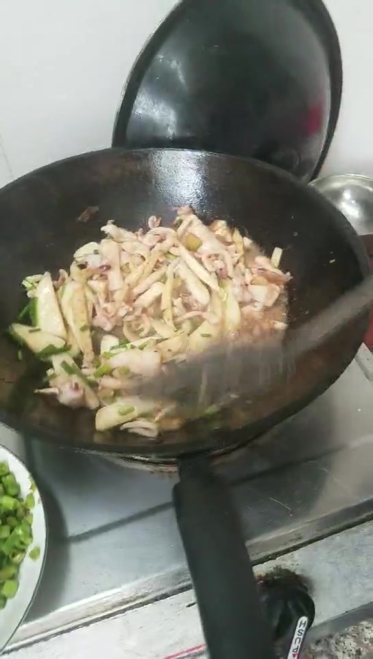 温岭人墨鱼丝爆炒茭白