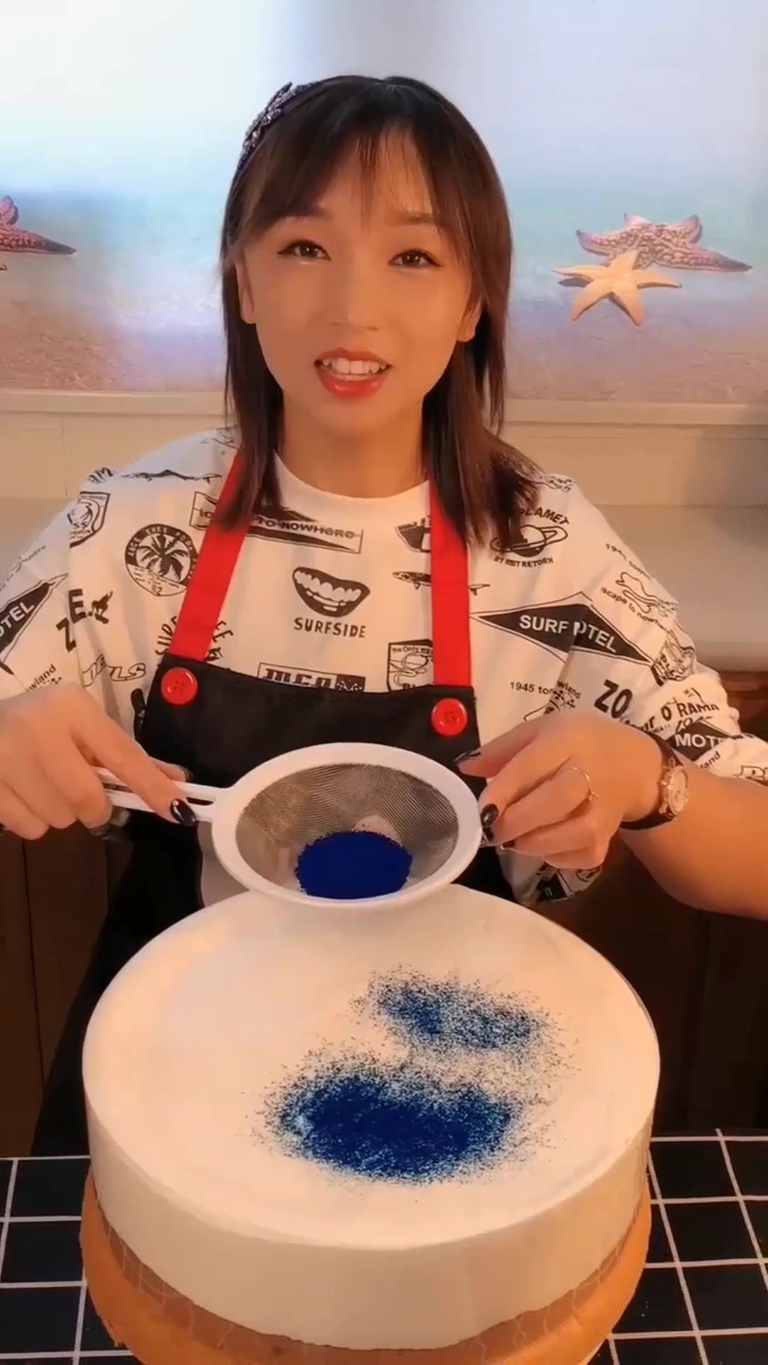 给孩子自己做的星空爆浆蛋糕,好看又好吃