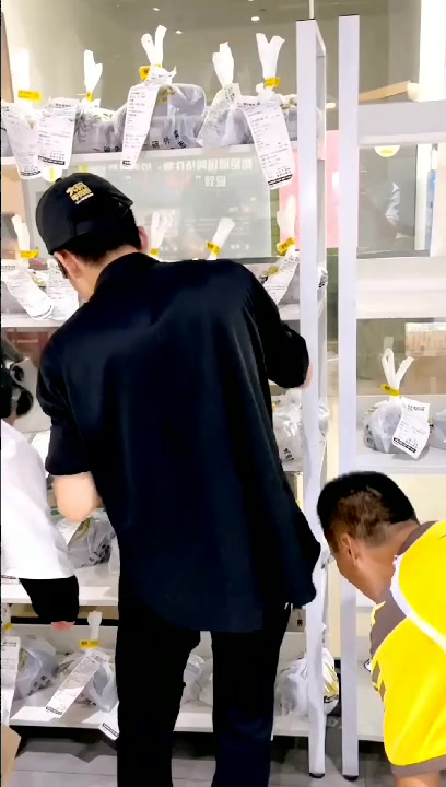 虽然是个小店,但是我们专注做大碗牛肉面,保证口味和品质。