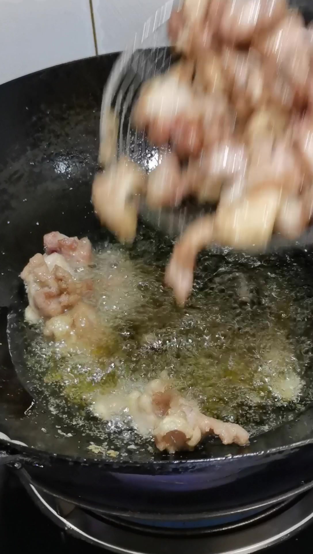 麻辣鲜香老婆特别喜欢的辣炒鸡丁分享给大家