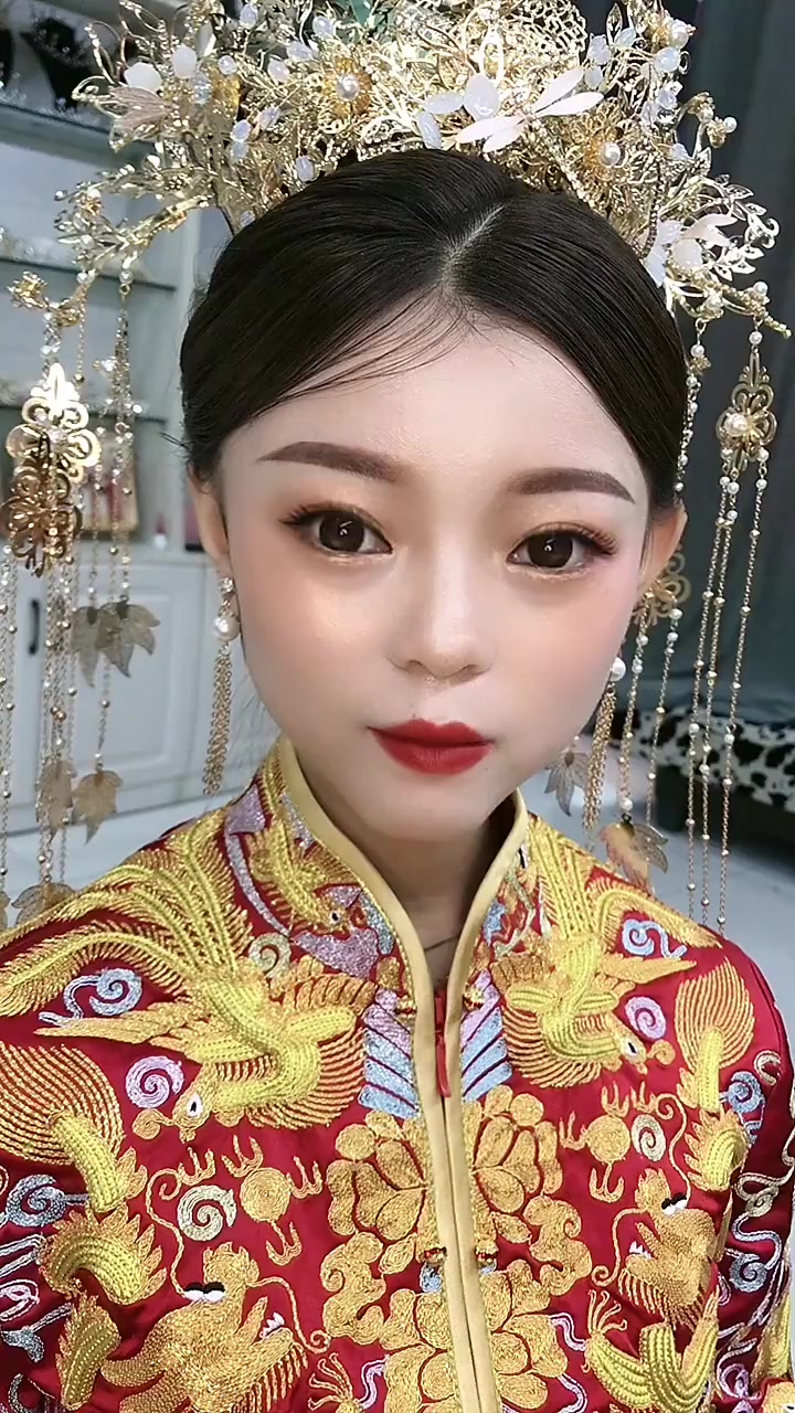 好白菜全被猪拱完了,新娘子优雅又漂亮,便宜了这个货